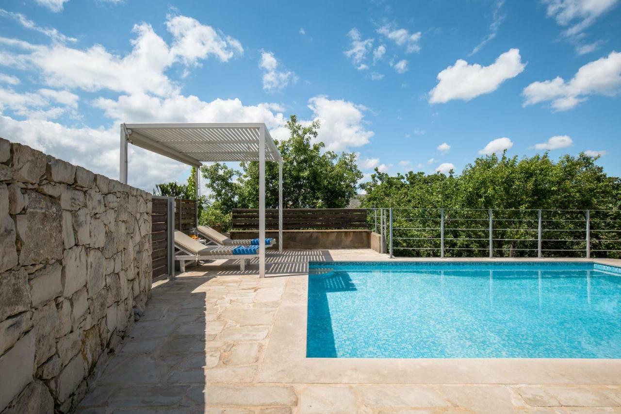 Anna Boutique Villas Mixorrouma Exterior photo