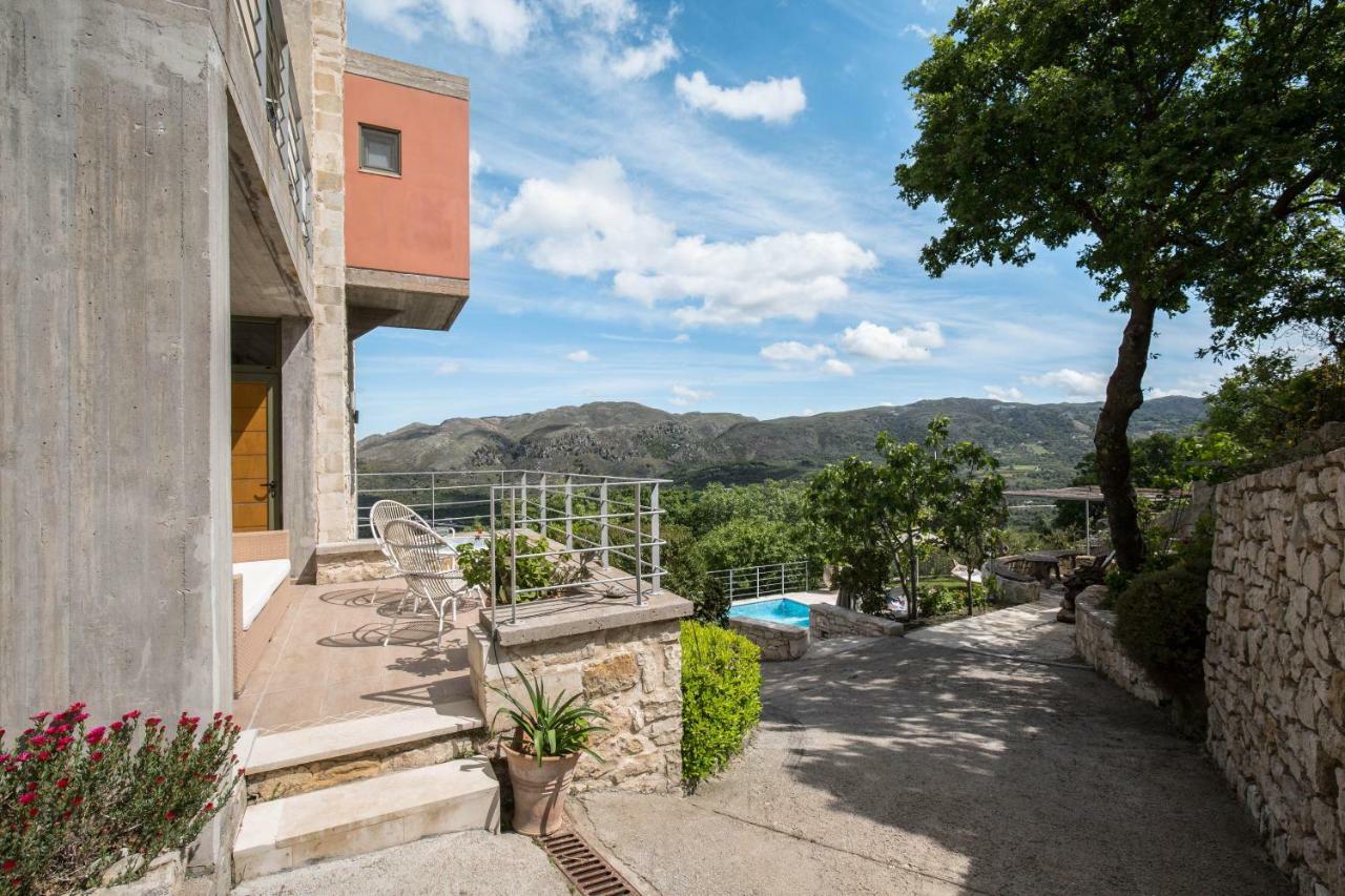 Anna Boutique Villas Mixorrouma Exterior photo